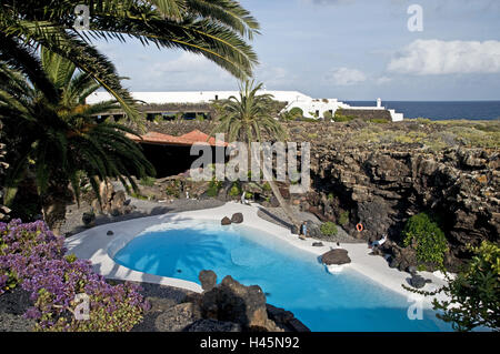 Kanarische, Inseln, Lanzarote, Grotte Jameos del Agua, Schwimmbad, Lavagestein, Palm, Stockfoto