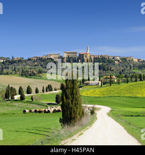 Italien, Toskana, Provinz Siena, Pienza, Blick auf die Stadt, Stockfoto