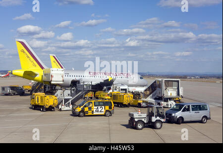 Deutschland, Baden-Wurttemberg, Stuttgart, Flughafen, Landeplatz, Flugzeuge, Fahrzeuge, keine Property-Release, Maschinen, Germanwings, billige Flugzeuge, Logo, Flugzeug, Airbus, A319, Flughafen, Start-und Landebahn, Himmel, Wolken, Reisen, Flugreise, Luft-Liner zu Hause Stockfoto