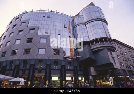 Österreich, Wien, Haas Haus, Glasfront, Glasfront, Raum Stephans, Architektur, Gebäude, Modern, komplex, Stadtzentrum, Geschäfte, Menschen, Stockfoto