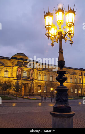 Deutschland, Sachsen, Dresden, Theaterplatz, Waffenkammer, Abend, Stockfoto