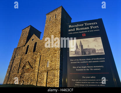 Reculver Türme und römischen Fort. Kent. England. UK Stockfoto