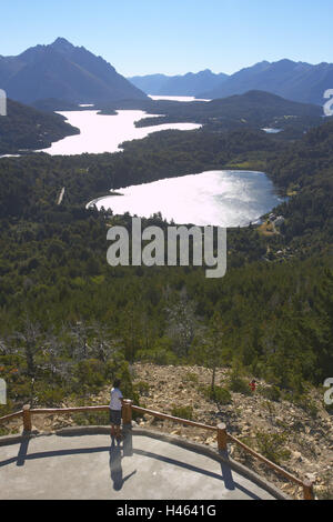 Argentinien, Patagonien, Cerro Campanario, Suche, Tourist, Berglandschaft, See, Stockfoto