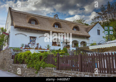 Ungarische traditioneller Architektur Stil im Dorf Tihany, in der Nähe vom Plattensee Stockfoto