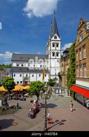 Deutschland, Rheinland-Pfalz, Rhein, Boppard, Marktplatz, St. Severus Kirche Stockfoto