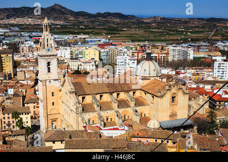 Hohe Ansicht der Colegiata Basilica de Santa Maria in Xativa Spanien Stockfoto