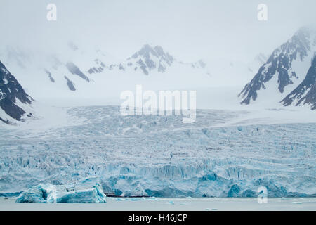 Spitzbergen Kreuzfahrt Aroung die Gletscher von island Stockfoto