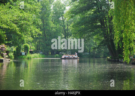 Deutschland, Brandenburg, Lusatia, Spreewald, kleine Boote, Touristen, keine Model-Release, niedrige Sitzhöhe lauwarm, Ziel, Ort von Interesse, Natur, Botanik, Vegetation, Naturschutz, Naturschutzgebiet, Stiefel, Bootsfahrt, Bootstour, Tourismus, touristische Attraktion, Person, Biosphärenreservat, Wasser, Stockfoto