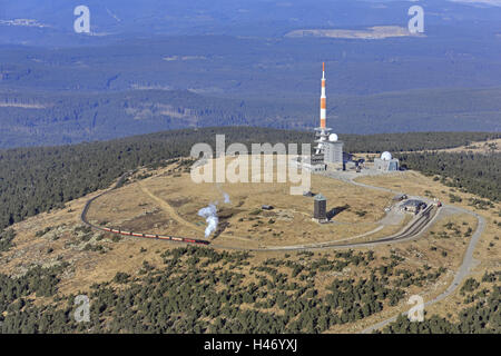 Deutschland, Sachsen-Anhalt, Klumpen, Holz, Türme, Harzer Schmalspur Bahn, Luftbild, Mittelgebirge, Harz, Gipfel, Mast, Bäume, Kleinzeit Flugbahn, Berge, Turm, Zug, Dampfmaschine, Lokomotive, senden Stockfoto