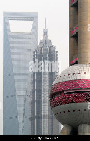 China, Shanghai, Wolkenkratzer in Pudong, Stockfoto