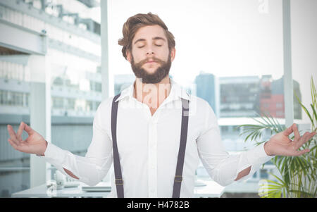 Zusammengesetztes Bild Hipster meditieren ausgestreckte Armen Stockfoto