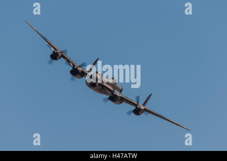 Das einzige flugfähige Avro Lancaster Bomber fliegen im Vereinigten Königreich, PA474, betrieben von Battle of Britain Memorial Flight. Stockfoto