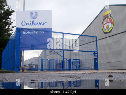 Eine allgemeine Ansicht der Fabrik in Burton-On-Trent, Staffordshire, wie Unilever Unilever Marmite ist "Verbraucher auszunutzen" inmitten des sinkende Wertes des Pfundes beschuldigt worden, nach Preisgestaltung Folge mit Tesco Supermarkt niedrigen Haushaltsgegenstände wie Marmite, Flora und Persil aufgedrückt. Stockfoto