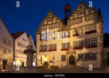 Deutschland, Hessen, Nordhessen, Bad Hersfeld, Marktplatz, Rathaus, Nacht, Stockfoto