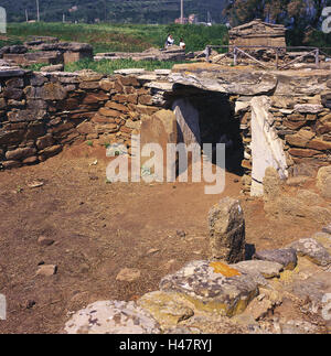 Italien, Toskana, Populonia, Nekropolis San Cerbone, Grab, Bronzetto Tu Vision Rente, Europa, Ziel, Sehenswürdigkeit, Kultur, historisch, Grab, Architektur, etruskische, Überreste, Archäologie, Tourismus, außen, Menschen, Besucher, Ausgrabungsstätte, Stockfoto