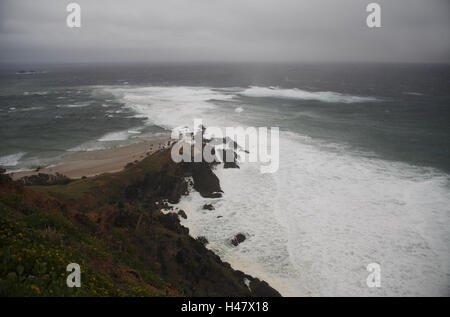 Küste, Byron Bay, Australien, Queensland, Nordkap, ungestümer, Meer, Küste, Landschaft, Meer, Wasser, Angriff, Sturm, Wellen, Strömung, Wind, Schaum, Horizont, Cloudies, Surf, Shore, menschenleer, Landzunge, Stockfoto