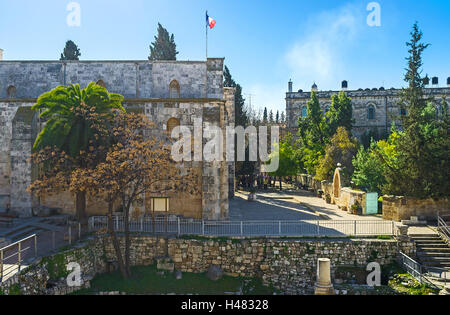 Die Kirche von St. Anne neben der archäologischen Ausgrabungen von Bethesda Pool und Ruinen der byzantinischen Kirche, Jerusalem, Israel. Stockfoto