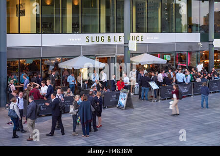 Schnecke und Kopfsalat Restaurant St Katharine Docks in London, England, Vereinigtes Königreich UK Stockfoto