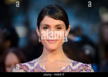 Gemma Arterton, Teilnahme an der 60. BFI London Film Festival Vorführung ihrer besten statt im Odeon-Kino am Leicester Square in London. Stockfoto