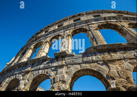Antike römische Amphitheater in Pula, Kroatien. UNESCO-Weltkulturerbe. Stockfoto