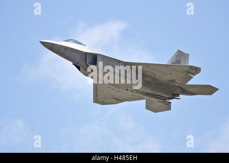 Lockheed Martin F-22A Stealth-Kampfjet in der Royal International Air Tattoo. Stockfoto