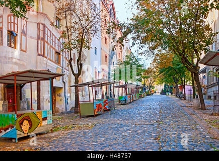 Die alte Straße von Skadarlija ist dem böhmischen Hauptort von Belgrad, gibt es Souvenirstände und viele Cafés hier Stockfoto