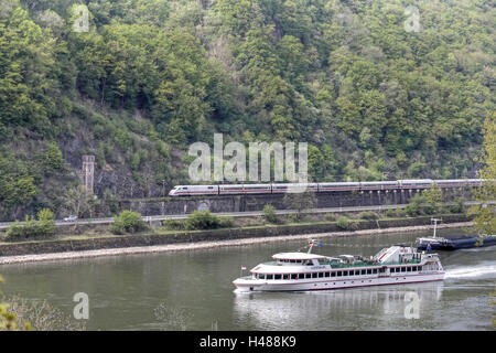 Deutschland, Rheinland-Pfalz, St. Goar, Rhein, Zug, Schiff, Stockfoto