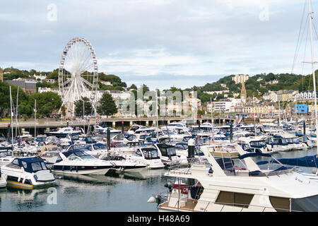 Torquay, Devon, UK - 6. September 2016: Torquay Ansicht vom Hafen entfernt. Stockfoto