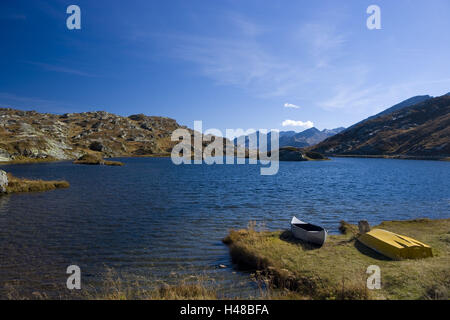 Schweiz, Bündner, Rhein Holz, San Bernardino pass, pass Höhe, 2066 m, Lago Moesola, Seeufer, Stiefel, Stockfoto