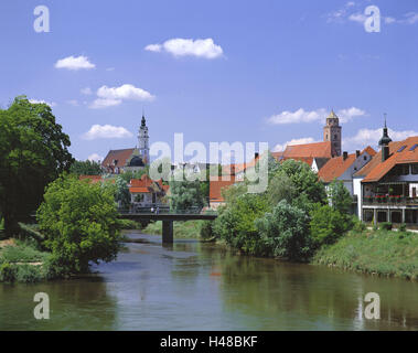 Bayern, Swabia, Danube Ries, Donauwörth, Blick auf die Stadt, Flüsse, Mund, der Donau, Wörnitz, Sommer, Stadt, lokale Ansicht, Kirchen, Liebe Frau Kathedralen, Türmen, Kathedralen, Türme, Orte Interesse, Strukturen, historisch, Gewässer, Kurse von einem Fluss, Zusammenfluss, Brücke, ländlich, idyllisch, bewölkten Himmel, Stockfoto