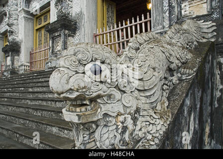 Vietnam, Hue, Königs Gräber, Grab "Lang Khai Dinh", 12. König der Nguyen-Dynastie, Treppen, Symbol-Figur, Drachen, Stockfoto