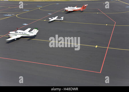 Deutschland, Flughafen, Landeplatz, Propeller-Flugzeuge, Stockfoto