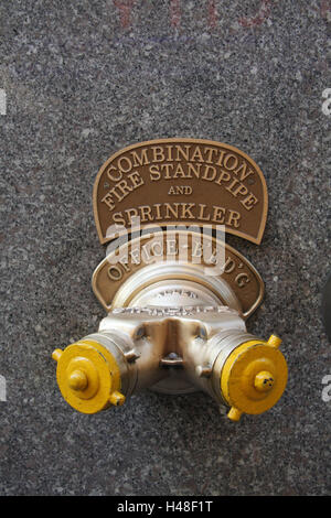 Die USA, in New York City, Gebäude, Detail, Hydranten, North America, Stadt, Granit, Fassade, Schilder, Beschreibung, Kombination, zwei, Anschlüsse, Wasseranschlüsse, Wasser Entnahmestelle, Bürogebäude, Rose, Standrohr, Stockfoto