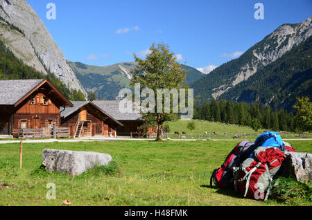 Österreich, Tirol, eng, Fissura Tal, Naturschutzgebiet, große Ahorn Boden, Karwendelgebirges, Bauernhäuser, Stockfoto