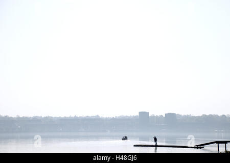 Ostsee, Meer, Küste, Firth, dunstig, Deutschland, morgen Europa, weite, grau, Stimmung, Ruhe, Wasser, Boot, Bootssteg, Brücke, verlassen, Wasser, Schleswig-Holstein, Flensburg, Menschen, Passanten, Touristen, Stadtansicht, Stadt, Stockfoto