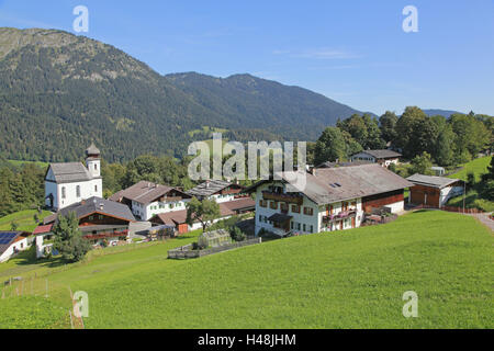 Deutschland, Oberbayern, Bergdorf Wamberg (Dorf), Häuser, Stockfoto