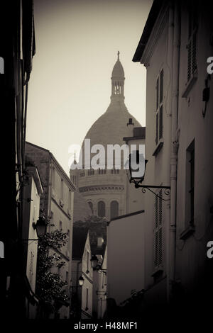 Gasse in der Nähe der Basilika Sacré-Coeur, Montmartre, Paris, Frankreich, s/w, Stockfoto