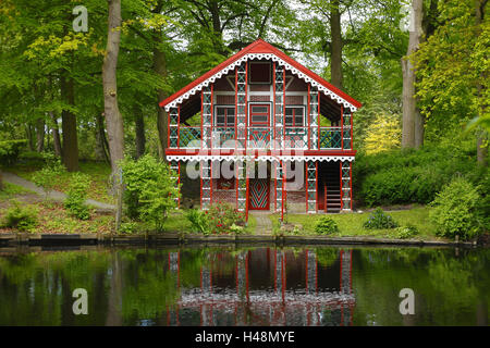 Deutschland, Niedersachsen, Cuxhaven (Stadt), das Schweizerhaus in Ritzebüttel Schlossgarten, Stockfoto