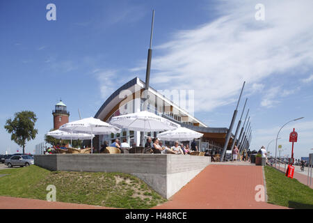 Deutschland, Niedersachsen, Cuxhaven (Stadt), Bistro an der Strandpromenade, Stockfoto