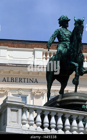 Österreich, Wien, Raum Albertina, bluten Statue der Habsburger Erzherzog Albrecht auf der Albrecht-Rampe vor dem Palais Erzherzog Albrecht, Stockfoto