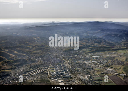 Deutschland, Sachsen-Anhalt, Wernigerode, Stadtübersicht, Stadt, Berge, Übersicht, Luftbild, Klumpen, Harz, Mittelgebirge, Berge, Luftaufnahmen, Stockfoto