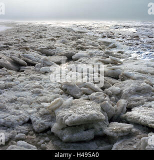 Treibeis auf dem Strand, Wintersturm, Stockfoto