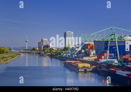 Deutschland, Baden-Württemberg, Rhein-Neckar Region, Mannheim, Neckar, Telekommunikation Tower, Collini Center, Stadtwerke, Neckarhafen, Blick vom Jungbuschbrücke, Stockfoto