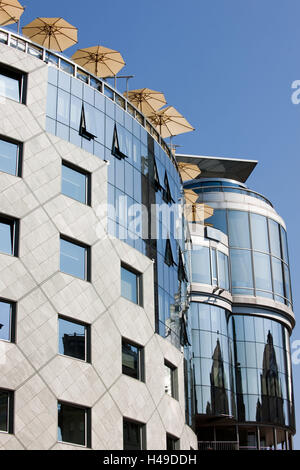 Österreich, Wien, Raum Stephans, Fassade das Haas-Haus, entworfen von den Architekten Hanses Hollein Ecken Raum Stephans / Graben, beherbergt das Hotel "Th und Co." Stockfoto