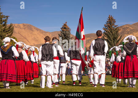 Trailng der Schafe Festival, Oinkari Baskisch Tänzerinnen Folklife Messe, Hailey und Sun Valley, Idaho, USA Stockfoto