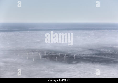 Wind-Turbinen, Boden Nebel, Luftaufnahmen, Windkraftanlagen, Boden Nebel, Nebel, Wolken, grau, Übersicht, Luftbild, Kraftwerk, Wind Power, Thüringen, Horizont, Wind-Kraftwerk Stockfoto