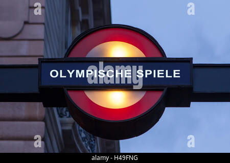 UK, London, unterirdische Zeichen, label Olympia, Olympische Spiele, Stockfoto