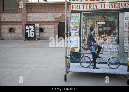 Matadero Zentrum der Kunst und Kultur, Kiosk, Rio Madrid, Madrid, Spanien Stockfoto