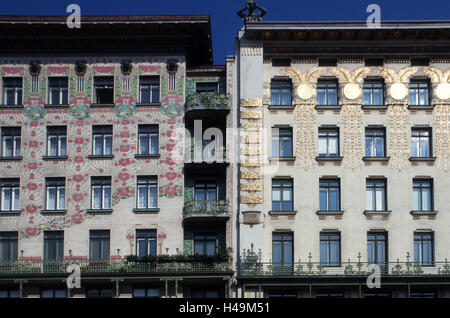 Österreich, Wien, Vienna-Linie links, Haus Nr. 38, Dekoration, Koloman Moser, beide Häuser 1898-99 Majolika Haus Nr. 40, Blume Ornament der Otto-Wagner Schüler Alois Ludwig und Ecke Otto Wagner, Stockfoto