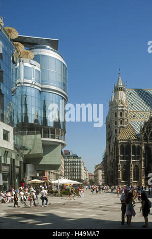 Österreich, Wien, Raum Stephans, Fassade das Haas-Haus, entworfen von den Architekten Hanses Hollein Ecken Raum Stephans / Graben, beherbergt das Hotel "Th und Co." Stockfoto